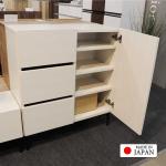 側面や内装にまで同じシートを使用