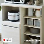 片開き扉内には3枚の可動棚が付属