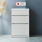 ホワイトは薄っすらと木目が見える