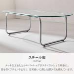 スチール脚は艶と光沢感がある