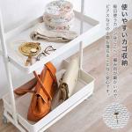 カゴはカバンなどを置くのに超便利