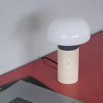 支柱部分は高級素材の天然木タモ材