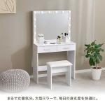 上品で可憐な白ホワイト