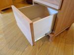 引出し下段は深さのある引出し