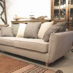 柄の違うクッションでオシャレ度UP