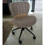 張地は合成レザーとコットン生地