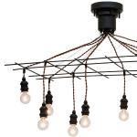 動きを付けるためコードは不揃いに